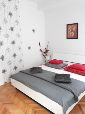  Rooms Miletic near the Palace  Сплит